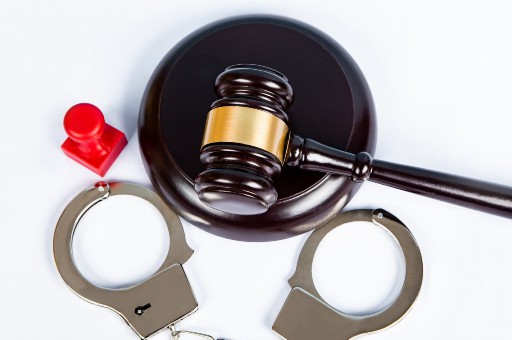 遭遇家庭暴力如何通过法律途径离婚？