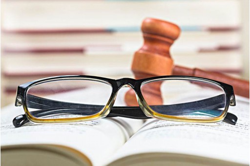 出轨一方起诉离婚法院会怎么判？财产分割和子女抚养权如何分配？