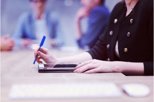 法院判决离婚的要怎么拿离婚证