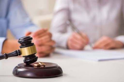 法院判决离婚后还需要去民政局领离婚证吗？