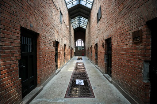 老婆坐月子期间要离婚怎么办？