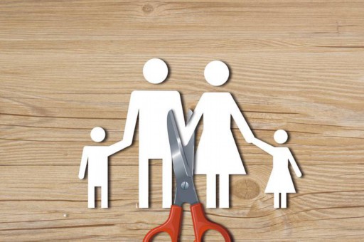 无结婚证有小孩离婚时，子女抚养权如何分配？