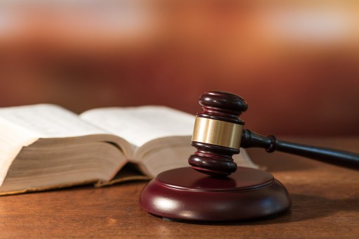 车停在小区被刮了报警有用吗