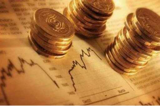 车停公路边被别人撞有责任吗