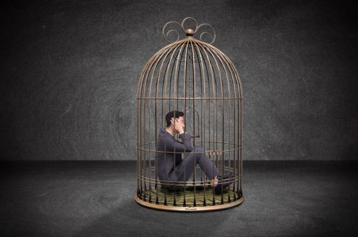 骑电动车小孩突然冲出来是谁的责任