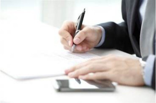 怎么起诉欠钱不还的人？